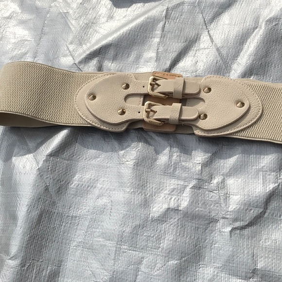 Belts - Picture 4 of 7